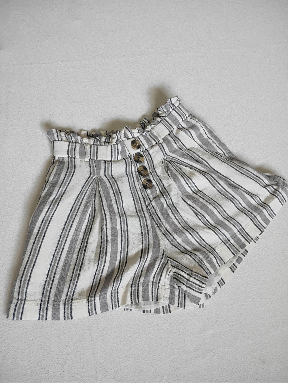 American Eagle Outfitters White & Gray Paperbag Striped Shorts Size XS